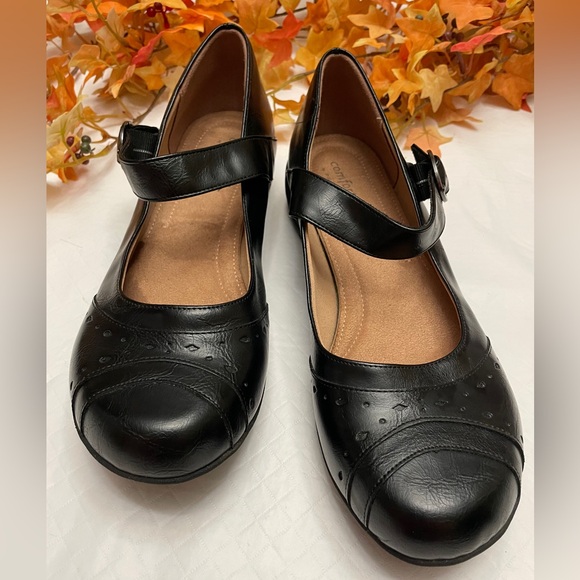 Black leather Mary Jane’s. Custom Plus by Predictions in Size 10. - Picture 2 of 7